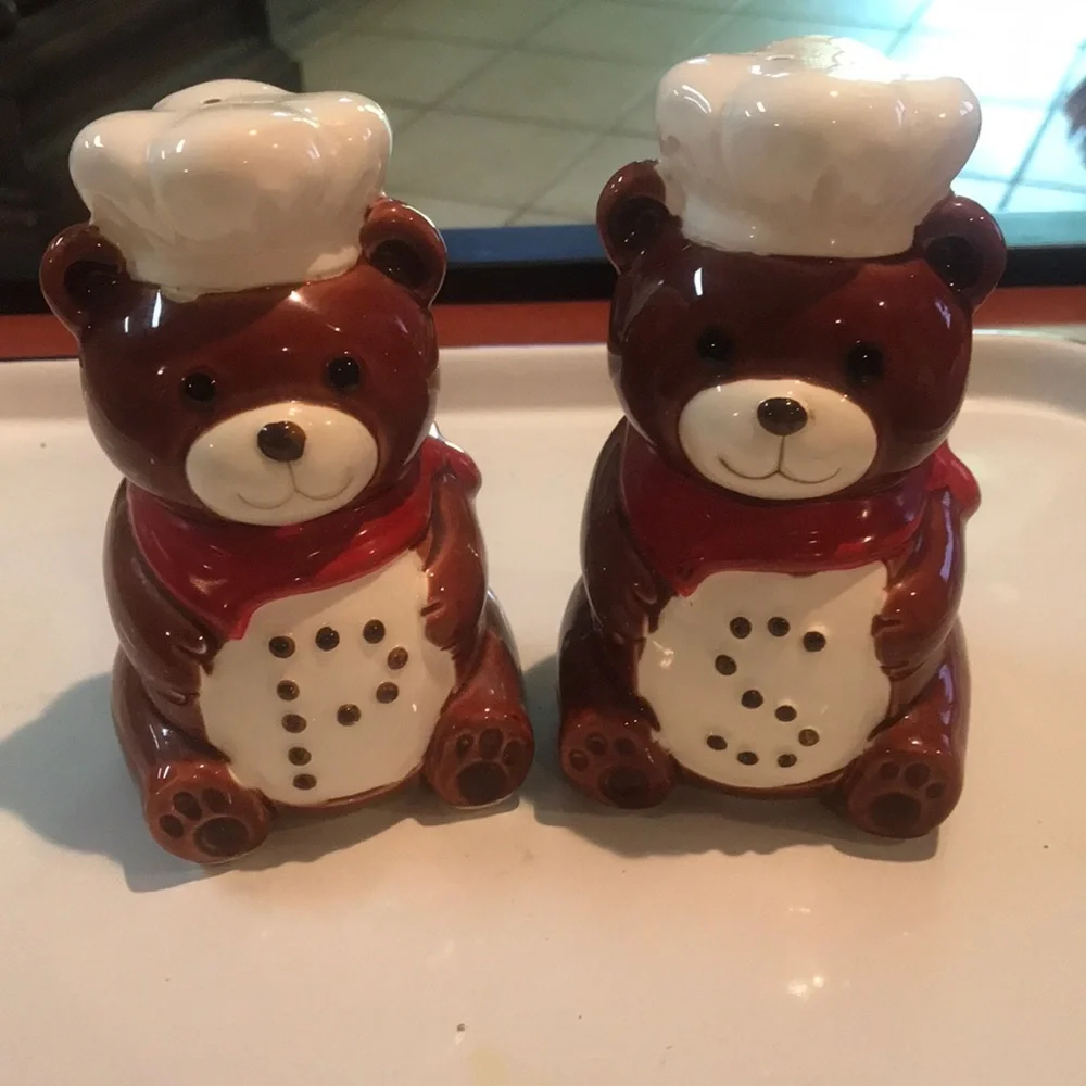 B&D Chef Teddy Bear Salt Pepper Shakers